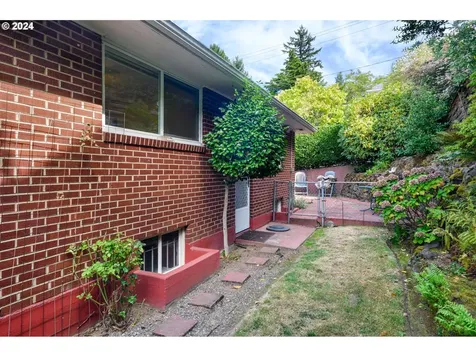 505 515 SE 62nd Avenue Portland OR 97215