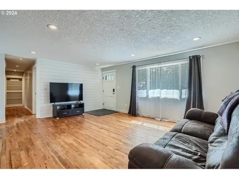 12818 Ne 83rd Street Vancouver WA 98682