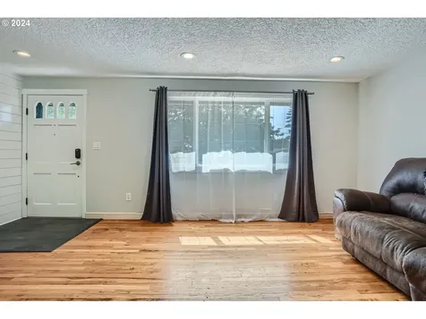 12818 Ne 83rd Street Vancouver WA 98682