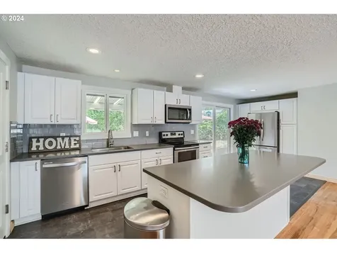 12818 Ne 83rd Street Vancouver WA 98682