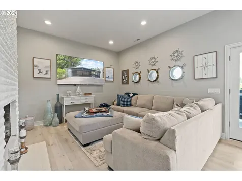 1551 Lake Front Road Lake Oswego OR 97034