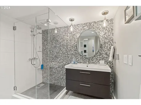 1551 Lake Front Road Lake Oswego OR 97034