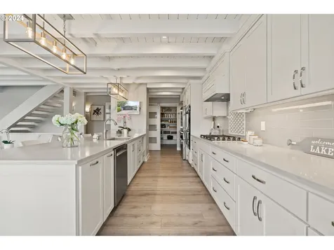 1551 Lake Front Road Lake Oswego OR 97034