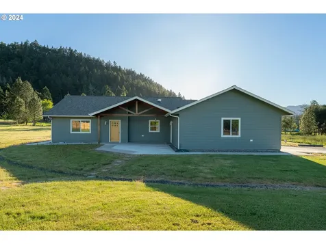 451 Evelyn Street Roseburg OR 97471