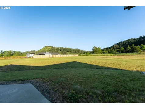 451 Evelyn Street Roseburg OR 97471