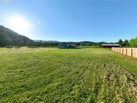 451 Evelyn Street Roseburg OR 97471