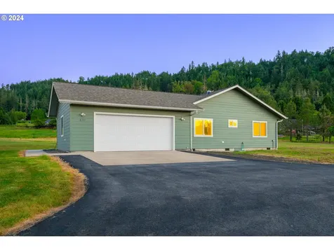 451 Evelyn Street Roseburg OR 97471