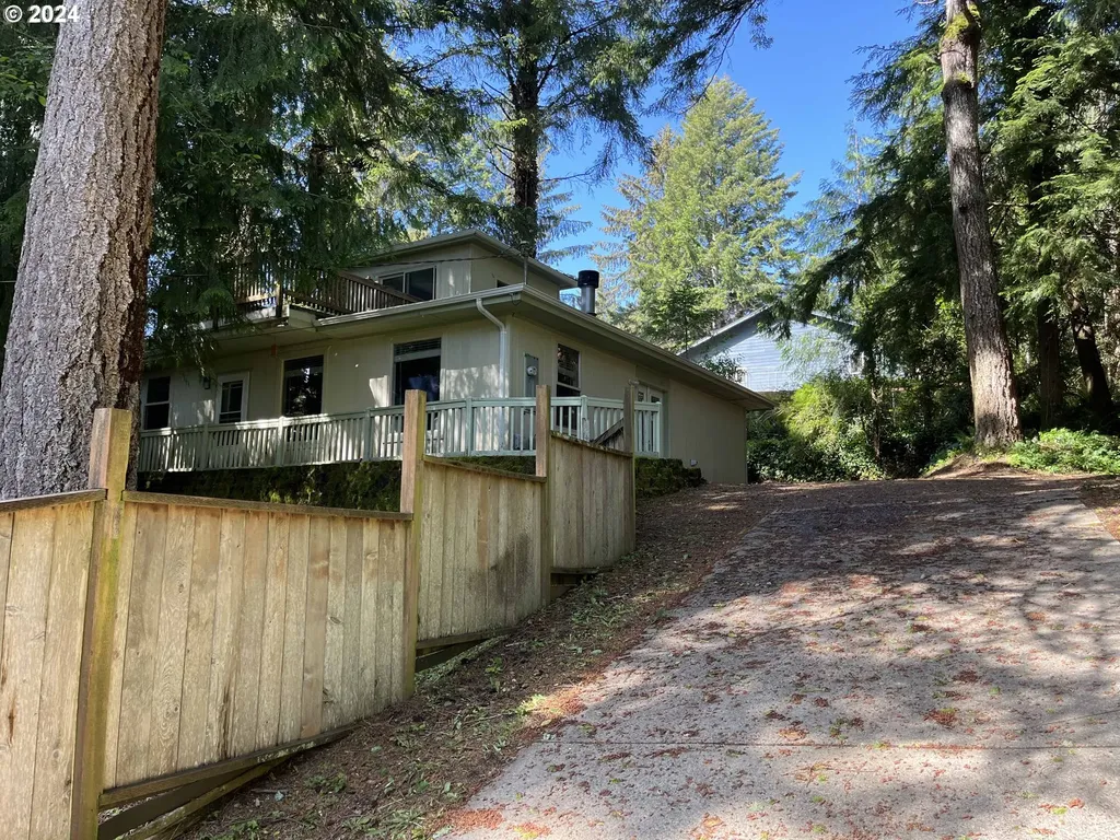 5711 Mercer Creek Drive Florence OR 97439