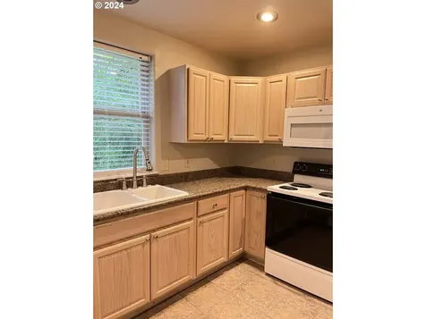 5711 Mercer Creek Drive Florence OR 97439