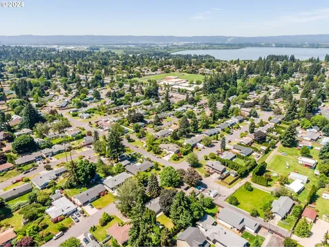 516 Nw 87th Street Vancouver WA 98665
