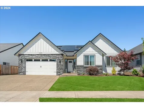 1457 Meadow Avenue Silverton OR 97381