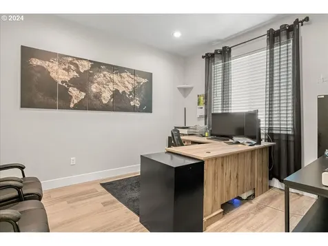 1457 Meadow Avenue Silverton OR 97381