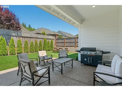 1457 Meadow Avenue Silverton OR 97381