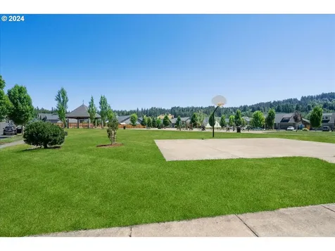 1457 Meadow Avenue Silverton OR 97381