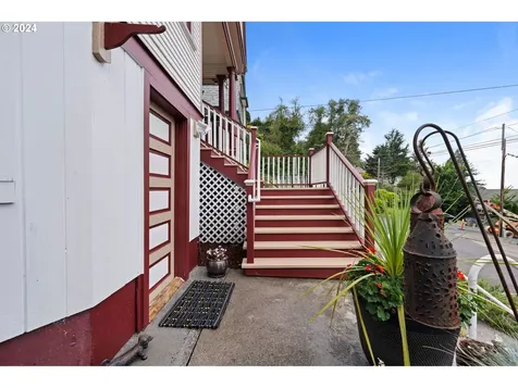 721 Exchange Street Astoria OR 97103