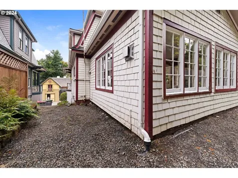 721 Exchange Street Astoria OR 97103