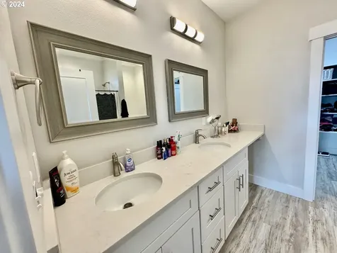 1406 Natalie Court Monmouth OR 97361