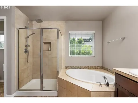 15716 Ne 23rd Avenue Vancouver WA 98686