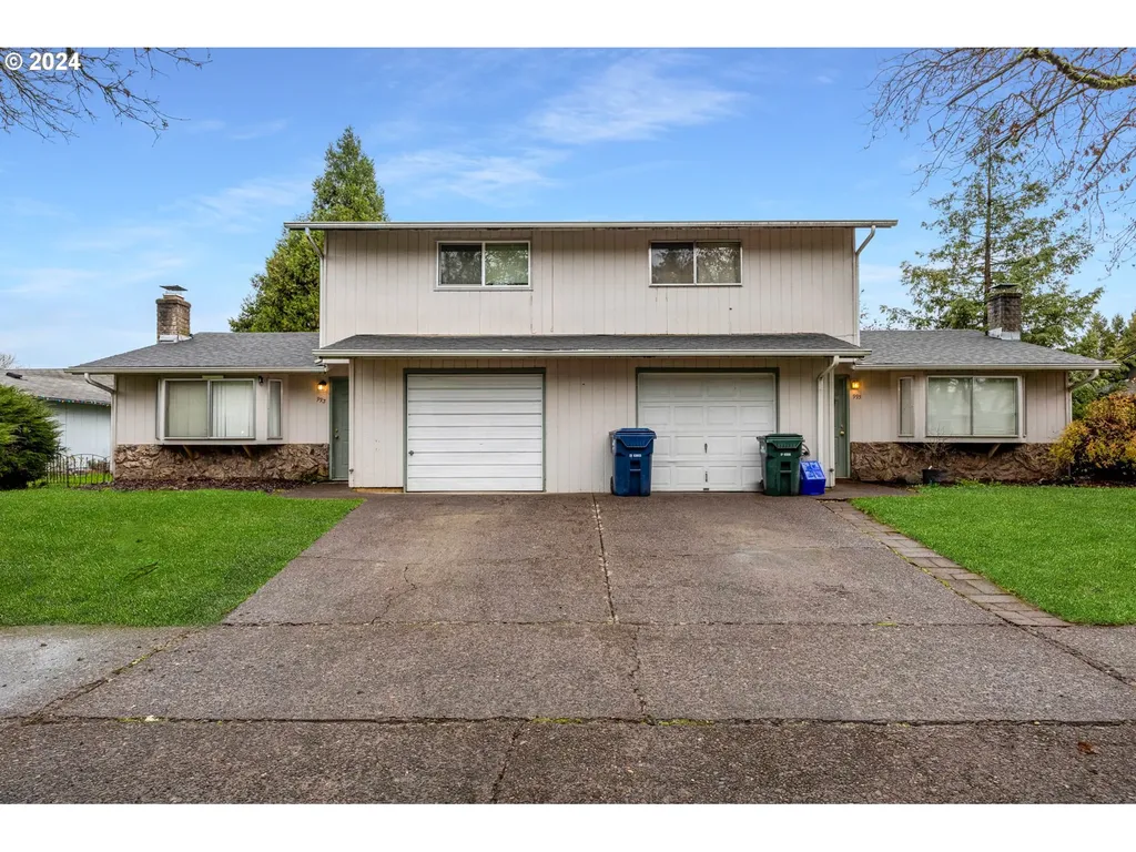 993 N Cloverleaf Loop Springfield OR 97477
