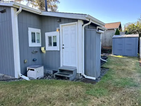 376 S Wall Street Coos Bay OR 97420