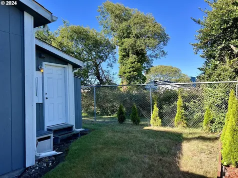 376 S Wall Street Coos Bay OR 97420