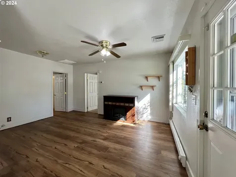 376 S Wall Street Coos Bay OR 97420
