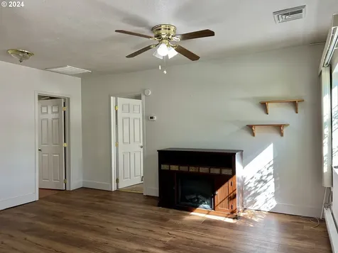 376 S Wall Street Coos Bay OR 97420