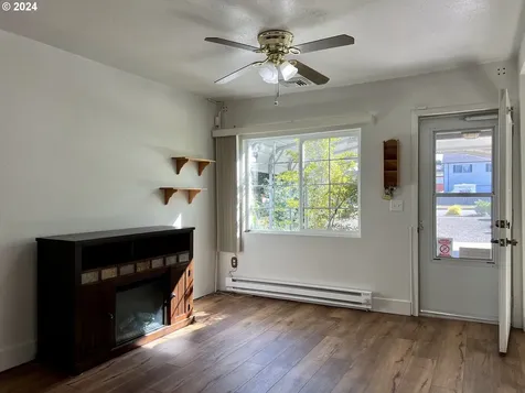 376 S Wall Street Coos Bay OR 97420