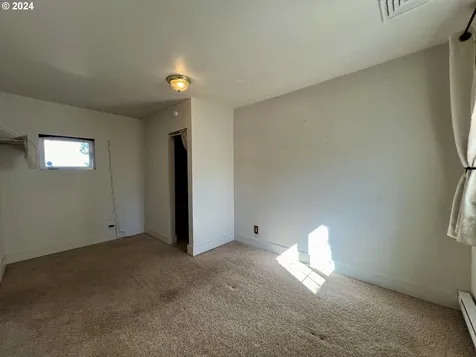 376 S Wall Street Coos Bay OR 97420