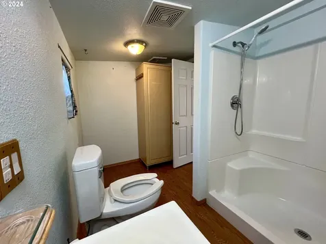 376 S Wall Street Coos Bay OR 97420