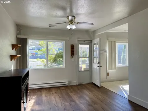 376 S Wall Street Coos Bay OR 97420