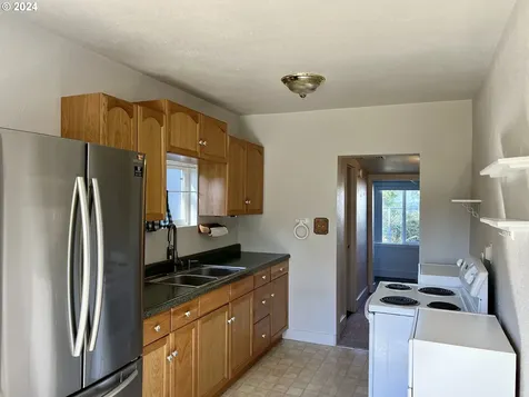 376 S Wall Street Coos Bay OR 97420