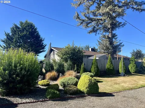376 S Wall Street Coos Bay OR 97420