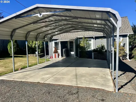 376 S Wall Street Coos Bay OR 97420