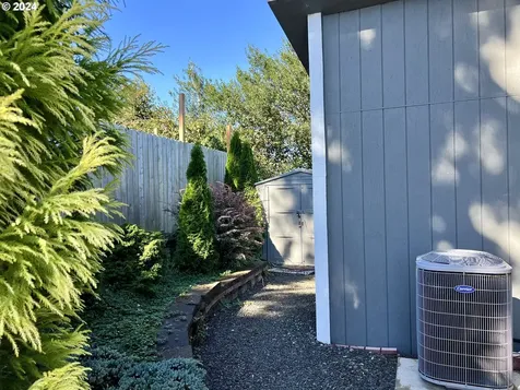 376 S Wall Street Coos Bay OR 97420