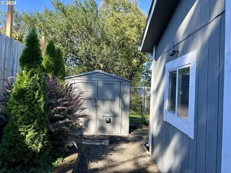 376 S Wall Street Coos Bay OR 97420