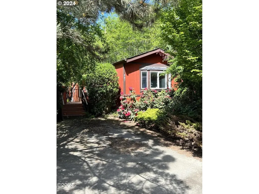341 Se Neptune Avenue Lincoln City OR 97367