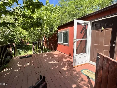 341 Se Neptune Avenue Lincoln City OR 97367