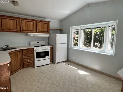 341 Se Neptune Avenue Lincoln City OR 97367