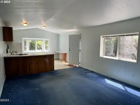 341 Se Neptune Avenue Lincoln City OR 97367
