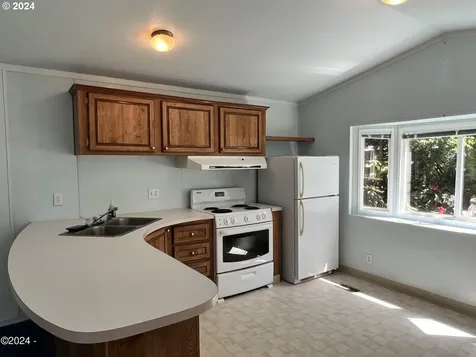 341 Se Neptune Avenue Lincoln City OR 97367