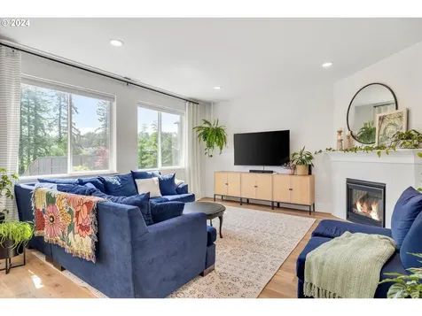 12044 SE Punch Bowl Falls Court Happy Valley OR 97086