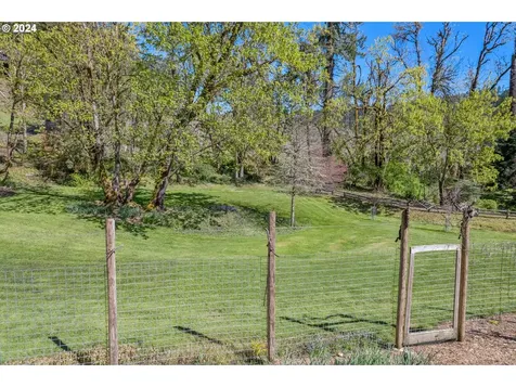 90482 Sunderman Road Springfield OR 97478