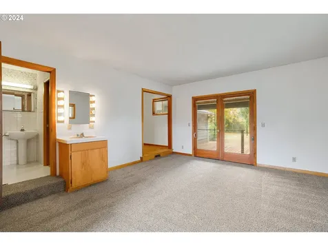 19531 Central Point Road Oregon City OR 97045