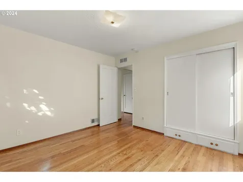 4020 SE 49th Avenue Portland OR 97206