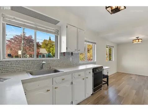 4020 SE 49th Avenue Portland OR 97206