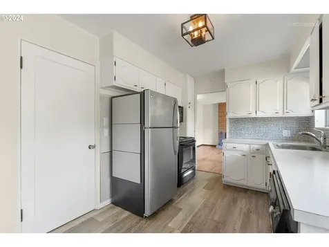 4020 SE 49th Avenue Portland OR 97206