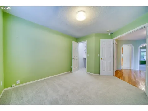 11881 SW 126th Place Portland OR 97223