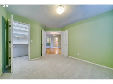 11881 SW 126th Place Portland OR 97223