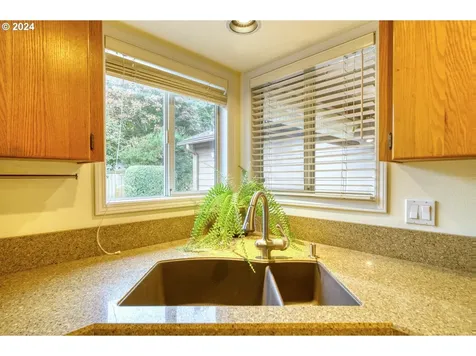 11881 SW 126th Place Portland OR 97223